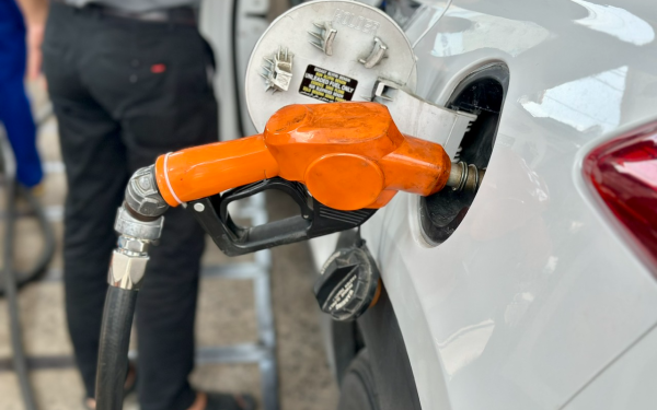 Giá xăng dầu hôm nay 25/3: Giảm mạnh hơn 5% vì triển vọng đàm phán Mỹ - Iran