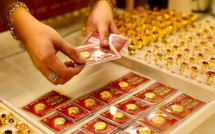 Giá xăng dầu tăng, giá vàng xảy ra hiện tượng lạ: Chuyên gia lý giải thế nào?