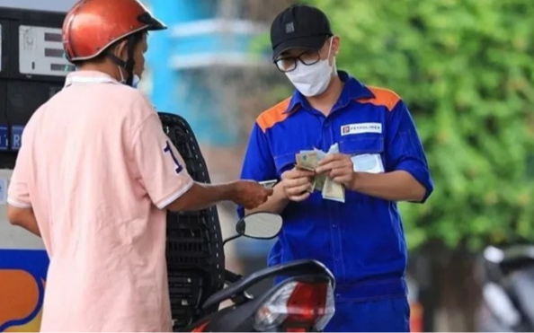 Giá xăng dầu trong nước giảm mạnh