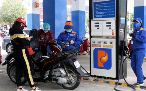 Đã chi 5.000 tỷ đồng bình ổn giá xăng dầu nửa tháng qua