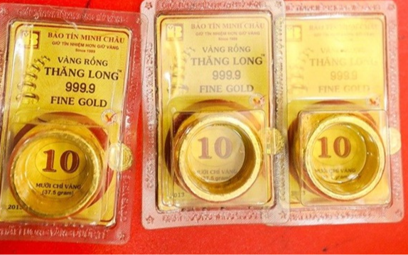 Giá vàng bạc lên xuống thất thường, cảnh báo rủi ro từ giấy hẹn nhận hàng