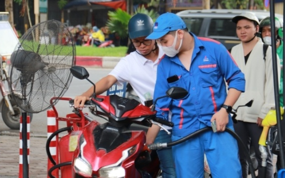 Giá xăng dầu hôm nay 26/3: Đồng loạt giảm