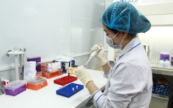 Góc khuất và bi hài từ xét nghiệm ADN: Mang mẫu ADN của 7 người đàn ông đi xét nghiệm, người phụ nữ mới tìm được cha cho con