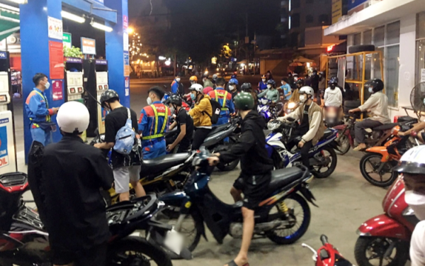 Chính phủ giảm thuế xăng dầu về 0%, chấp nhận hụt thu ngân sách 7.200 tỷ đồng/tháng để ổn định thị trường năng lượng