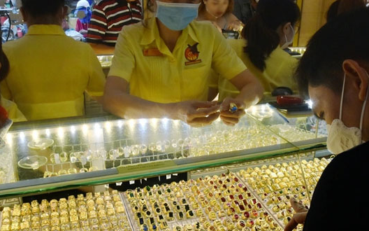 Giá vàng hôm nay, 27-3: Đột ngột giảm sâu