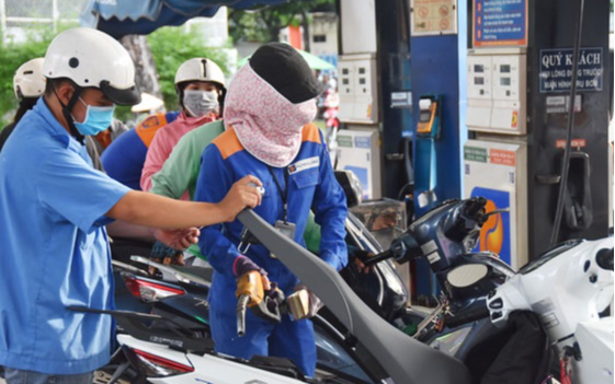 Hoả tốc triển khai việc miễn thuế đối với xăng dầu