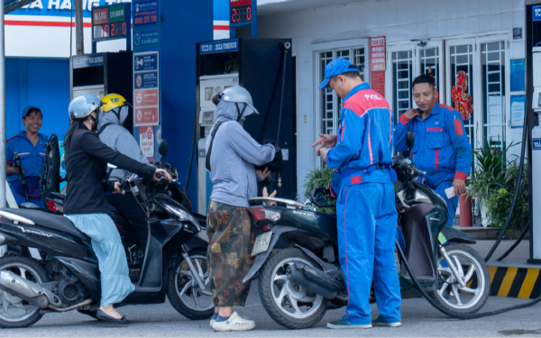 Hai ‘ông lớn’ lọc dầu đồng loạt báo tin vui liên quan mặt hàng xăng dầu