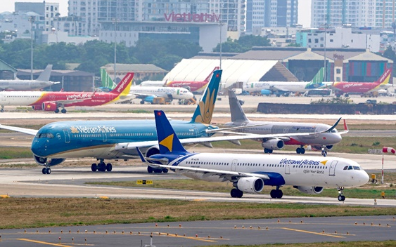 Hàng không dự kiến cắt giảm hàng nghìn chuyến, tăng giá vé từ tháng 4