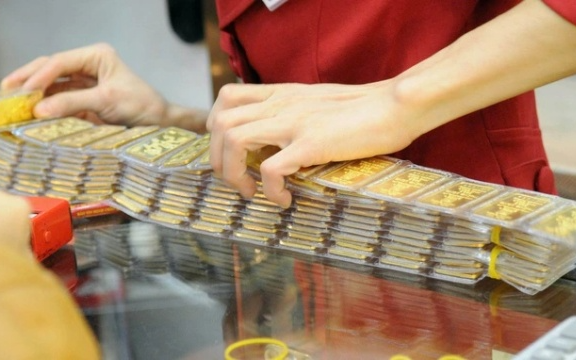 Giá vàng trong nước cao hơn thế giới gần 30 triệu đồng/lượng