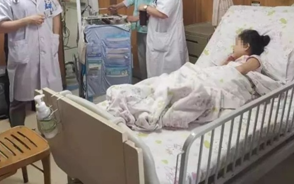 Bé gái 10 tuổi tử vong sau một tuần nhiễm 1 loại virus, bác sĩ cảnh báo: Có 4 dấu hiệu này đến bệnh viện ngay!