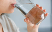 2 loại nước âm thầm “nuôi” tế bào ung thư trong cơ thể: Số 2 người Việt đang dùng rất nhiều