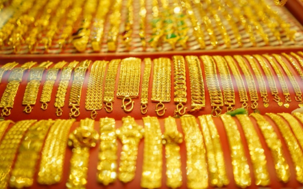 Giá vàng thế giới biến động khó lường