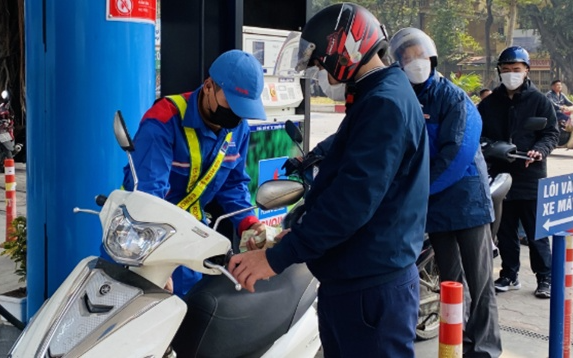 Giá xăng dầu hôm nay 28.3: Đảo chiều