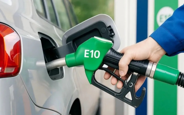 Xăng E10 có thể được bán trên toàn quốc từ tháng 4/2026, hàng chục triệu xe máy và ô tô cần lưu ý gì?