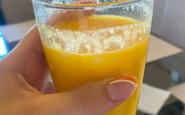 4 loại nước âm thầm "nuôi lớn" tế bào ung thư: 2 loại cuối ai cũng tưởng uống càng nhiều càng khỏe