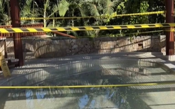 Bị hút vào ống thoát nước bể bơi, bé gái 3 tuổi tổn thương nội tạng vĩnh viễn