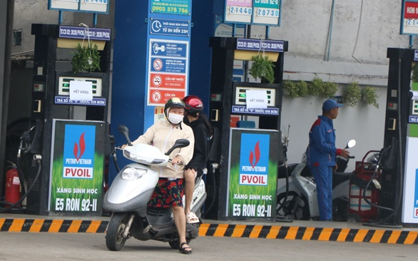 Giá xăng dầu hôm nay 30/3: Bảng giá xăng dầu Petrolimex, PVOIL, Mipec, Thalexim