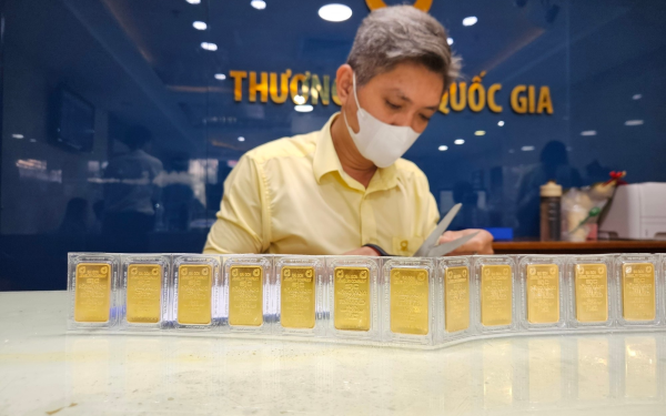 Giá vàng sắp “nổ tung”, có thể vọt lên 6.300 USD, nhà đầu tư được khuyên “bắt đáy ngay