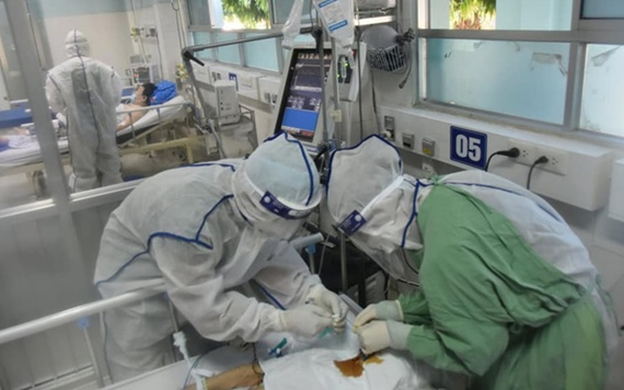 Hà Nội ghi nhận 17 ca Covid-19, cảnh báo biến thể Ve sầu