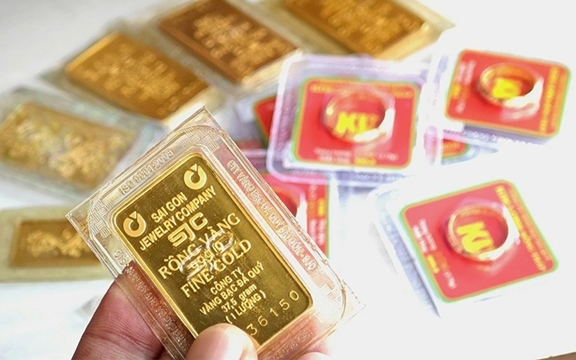Giá vàng bật tăng mạnh