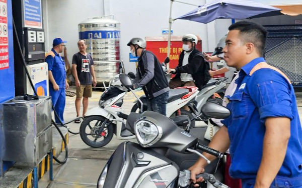 Giá xăng dầu hôm nay 1/4 trong nước và thế giới: Bảng giá xăng dầu Petrolimex, PVOIL, Mipec, Thalexim