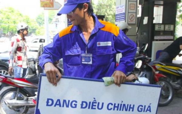 Giá xăng dầu hôm nay 1/4: Dầu thô lao dốc khi Mỹ “vừa đánh vừa hoà đàm” với Iran, xăng trong nước hồi hộp chờ điều chỉnh