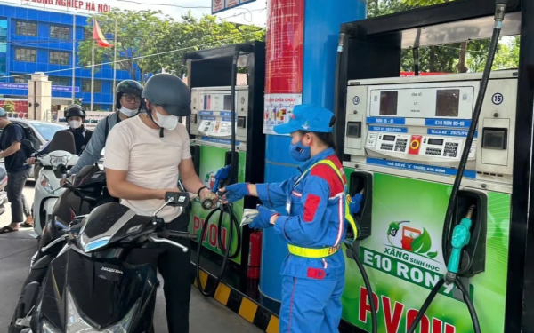 Từ tháng 4 bắt đầu đẩy mạnh bán xăng E10