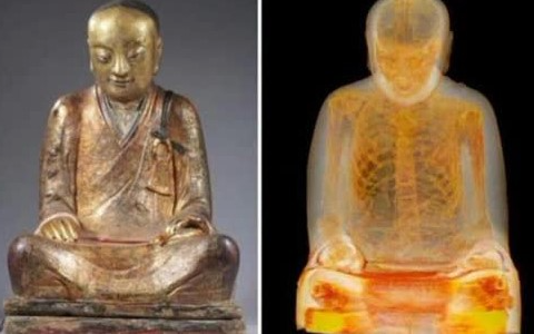 Quét CT bên trong pho tượng Phật 1.000 năm tuổi, phát hiện xác ướp nhà sư với ruột gan biến mất, thay bằng những mảnh giấy nhỏ đầy mật mã bí ẩn