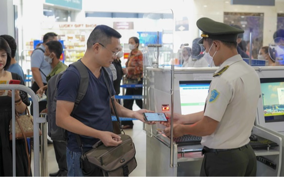 Cục Thuế thông báo: 18 người trong danh sách sau bị tạm hoãn xuất cảnh