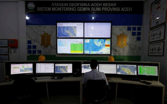 NÓNG: Động đất 7,8 độ richter ngoài khơi Indonesia, cảnh báo sóng thần ở hàng loạt nước