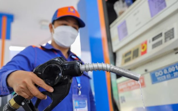 Bình ổn giá xăng dầu, chi 4.000 - 5.000 đồng/lít từ ngân sách TW?