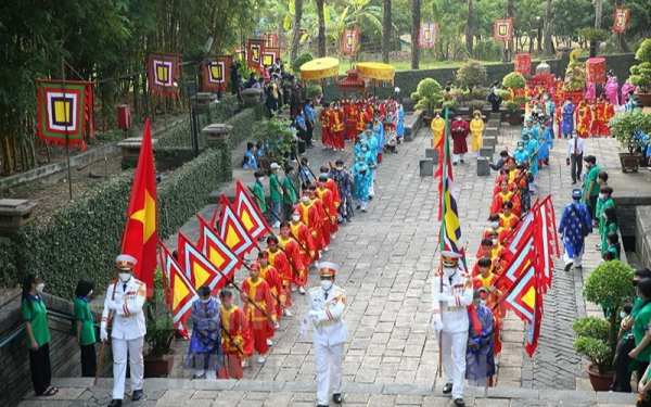 Thông báo Lịch nghỉ Giỗ tổ Hùng Vương, 30/4 và 1/5 năm 2026 chính thức cho người lao động theo Bộ luật Lao động được nghỉ bao nhiêu ngày?