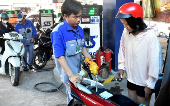 Giá xăng dầu hôm nay 3/4/2026: Bảng giá cả xăng dầu tại Petrolimex, Thalexim, PVOIL và Mipecorp