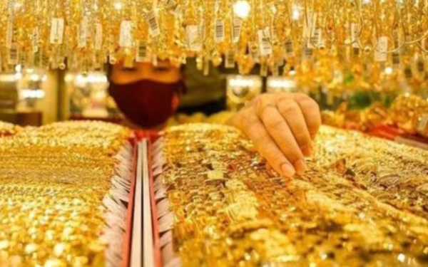 Giá vàng hôm nay (3-4): Giảm sâu ở cả hai chiều