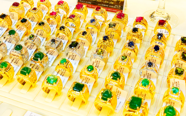 Giá vàng hôm nay 3/4: Giá vàng trong nước và thế giới đồng loạt giảm