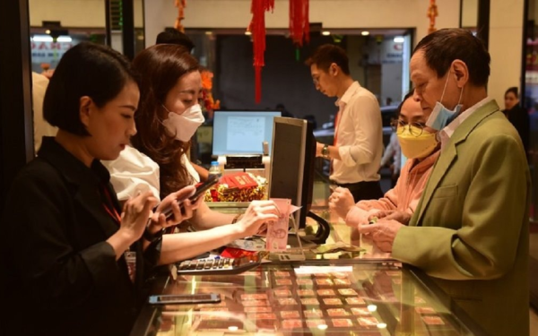 Giá vàng SJC quay đầu giảm mạnh, chênh gần 26 triệu đồng so với thế giới