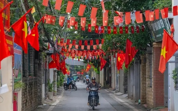 Bộ Nội vụ: Không chủ trương hoán đổi nghỉ lễ trong tháng 4