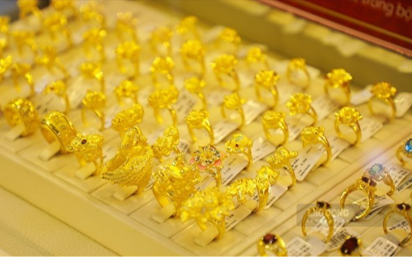 Chuyên gia hé lộ gì về khả năng giá vàng quay lại mốc 5.000 USD