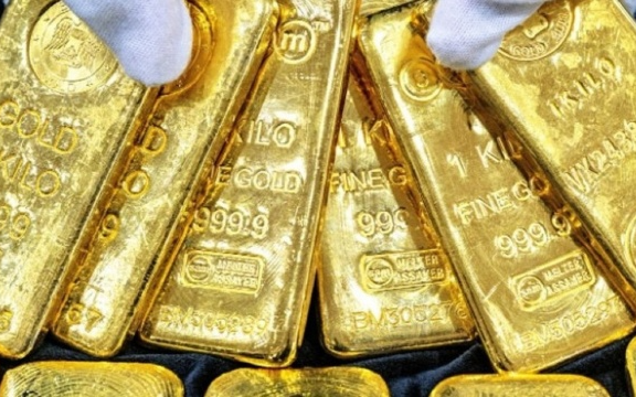 Giá vàng hôm nay 4/4: Ngừng lao dốc
