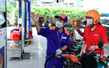 Giá xăng dầu hôm nay 4/4/2026: Bảng giá cả xăng dầu Petrolimex, Thalexim, PVOIL và Mipecorp