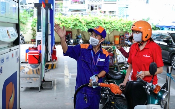 Giá xăng dầu hôm nay 4/4/2026: Bảng giá cả xăng dầu Petrolimex, Thalexim, PVOIL và Mipecorp