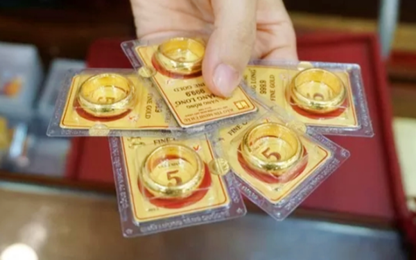 Giá vàng hôm nay 4/4/2026: Thử thách mốc kháng cự, SJC và nhẫn trơn vẫn neo cao