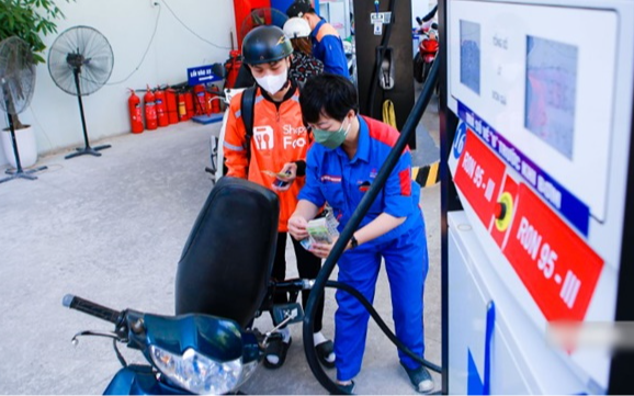 Giá xăng dầu hôm nay: Thấp hơn nhiều nước láng giềng