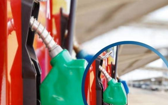 Giá xăng dầu hôm nay 5/4/2026: Tuần tăng vọt do căng thẳng địa chính trị Trung Đông