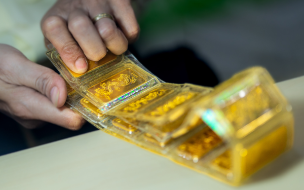 Giá vàng trong nước lao dốc đầu tuần