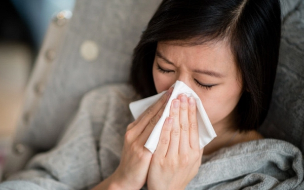 Chảy “nước mũi” suốt 20 ngày, người phụ nữ bất ngờ khi phát hiện… não bị rò rỉ