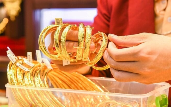 Giá vàng hôm nay (06/04): Vàng thế giới lao dốc