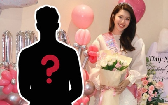 "Thuý Ngân làm đám cưới, giấu chú rể bên trong"