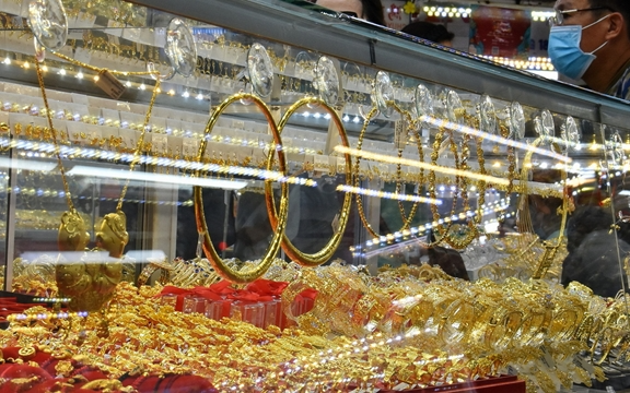 Giá vàng dao động mạnh khi căng thẳng Mỹ - Iran tiếp tục leo thang