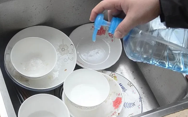 3 loại nước rửa bát này là "thuốc độc", tôi khuyên bạn chân thành: Bỏ ngay đi!